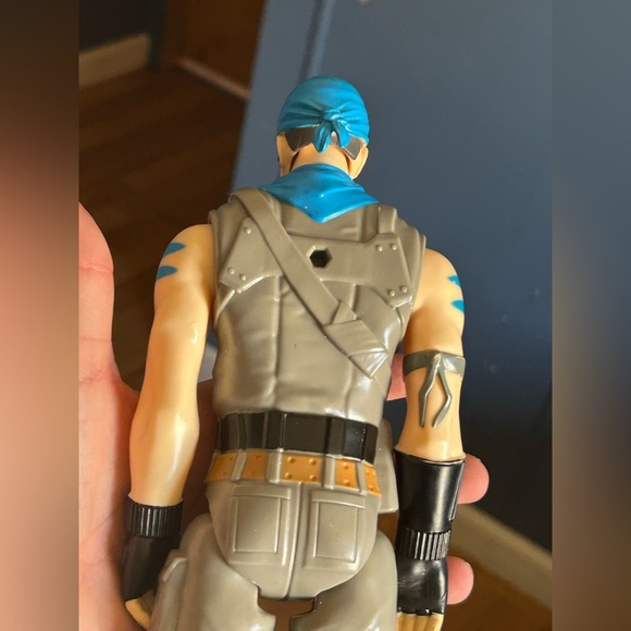 Fortnite Skull Trooper 12” Action Figure Warpaint 2019 Epic Games Victory Series - Picture 7 of 13